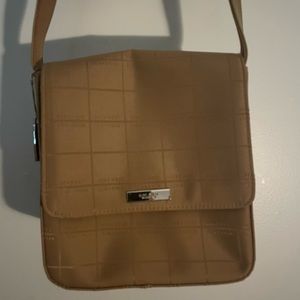 Tan Nine West crossbody. Vintage